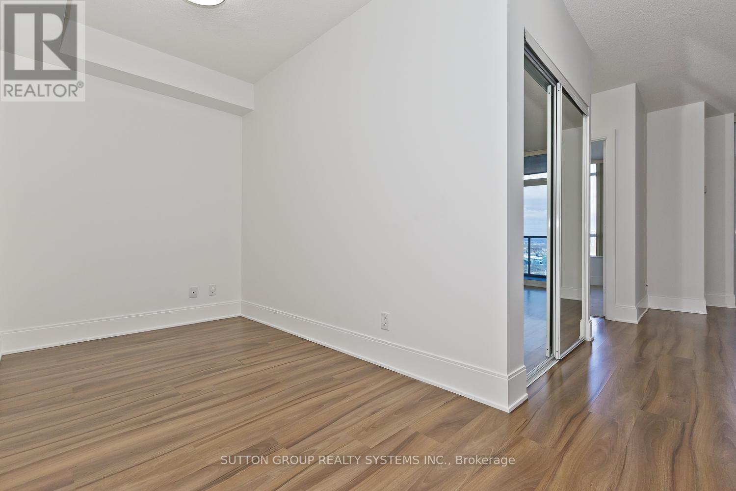 1605 - 330 Burnhamthorpe Road W, Mississauga, ON - Indoor Photo Showing Other Room