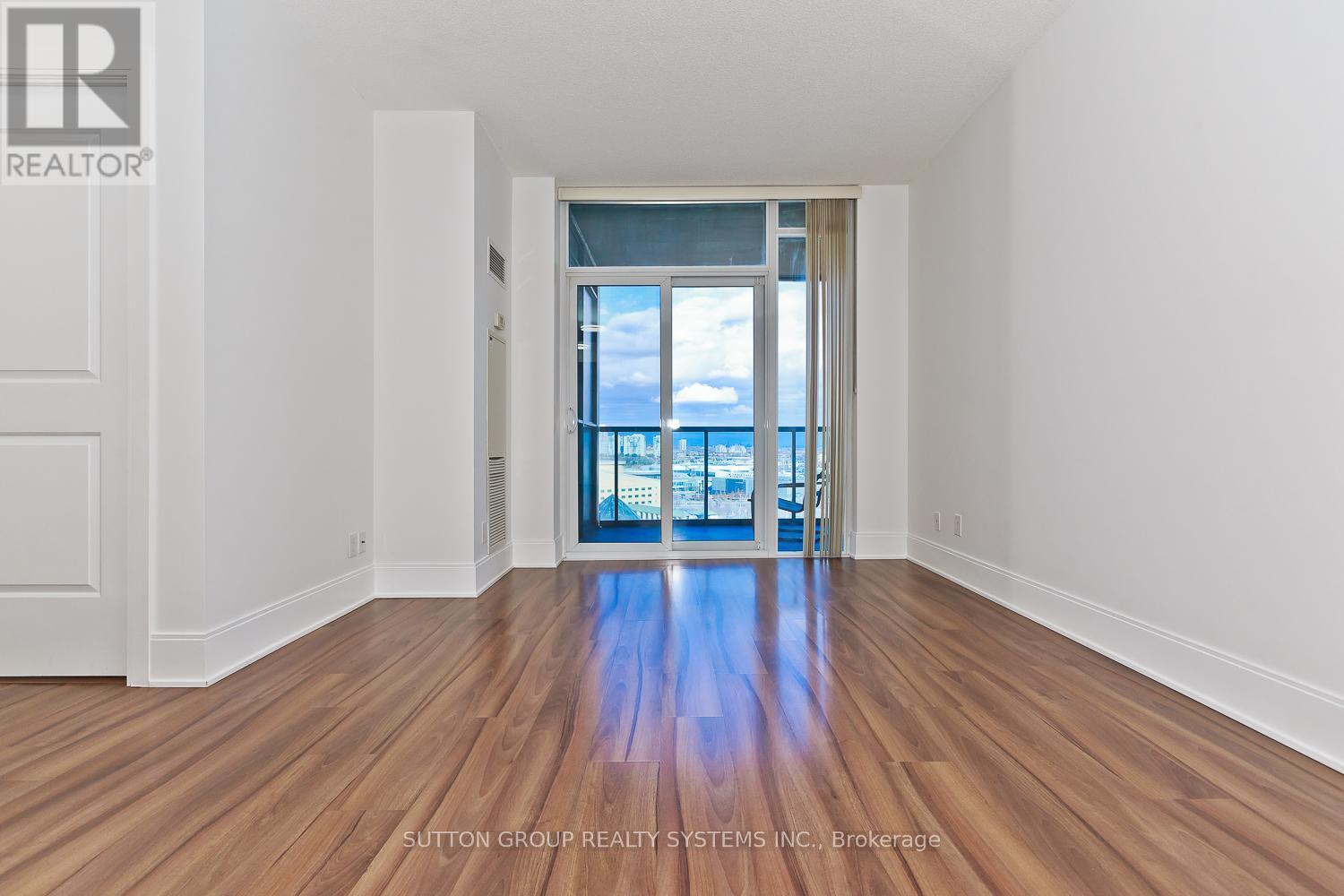 1605 - 330 Burnhamthorpe Road W, Mississauga, ON - Indoor Photo Showing Other Room