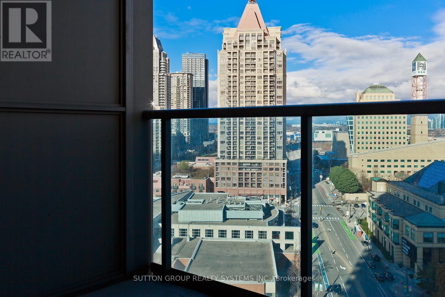 1605 - 330 Burnhamthorpe Road W, Mississauga, ON - Outdoor With Balcony