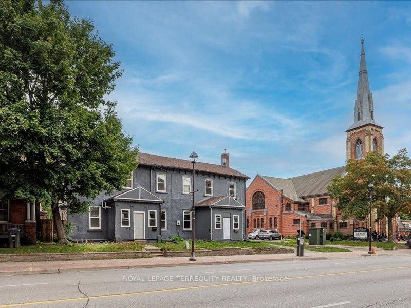 1-166 Main Street N, Brampton, ON