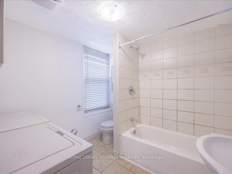 1-166 Main Street N, Brampton, ON