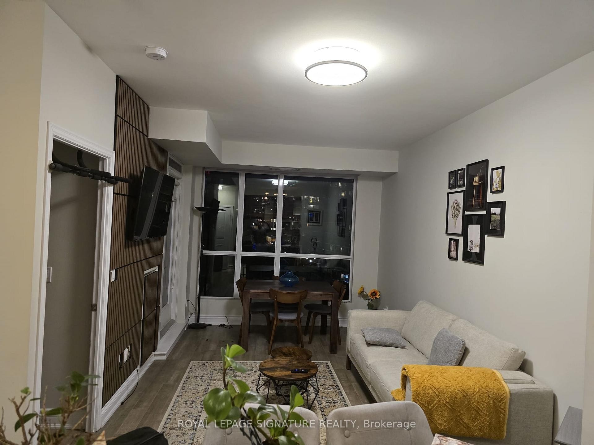 622-628 Fleet Street, Toronto, ON - Indoor Photo Showing Living Room