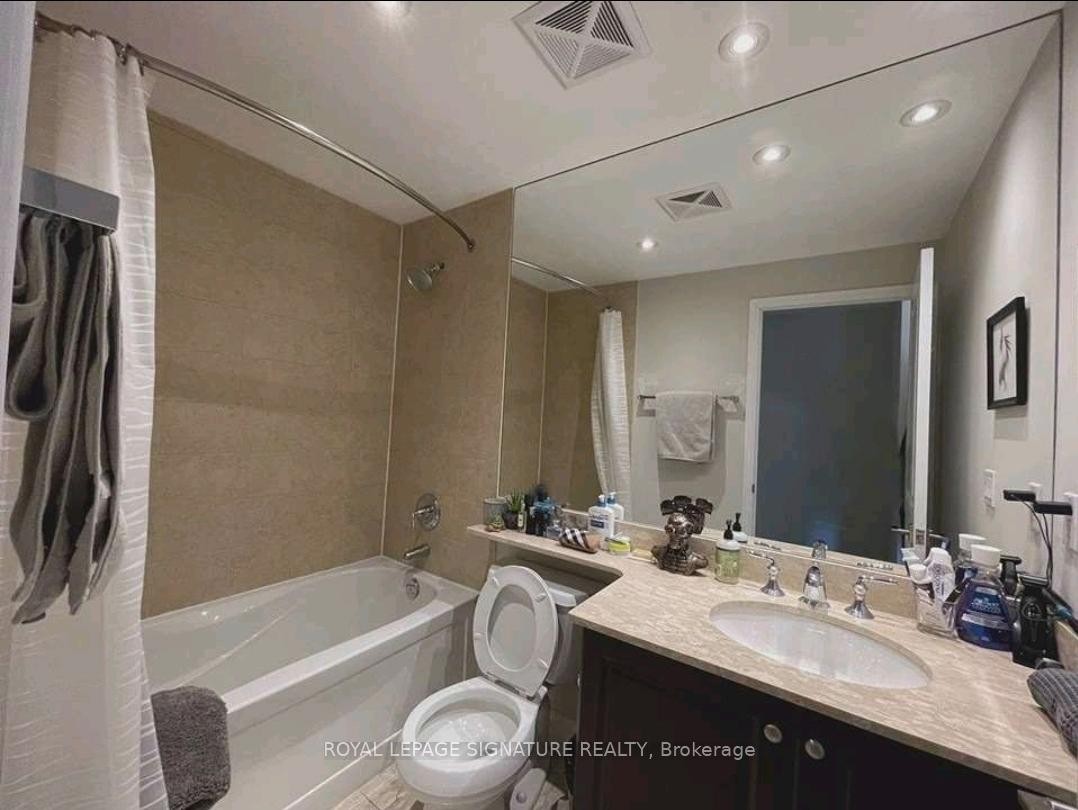 622-628 Fleet Street, Toronto, ON - Indoor Photo Showing Bathroom