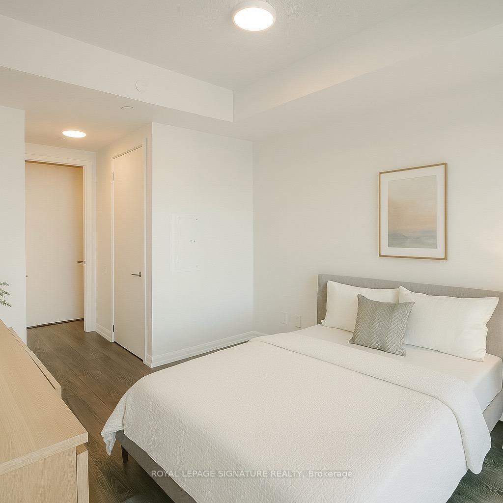 602-4208 Dundas Street W, Toronto, ON - Indoor Photo Showing Bedroom