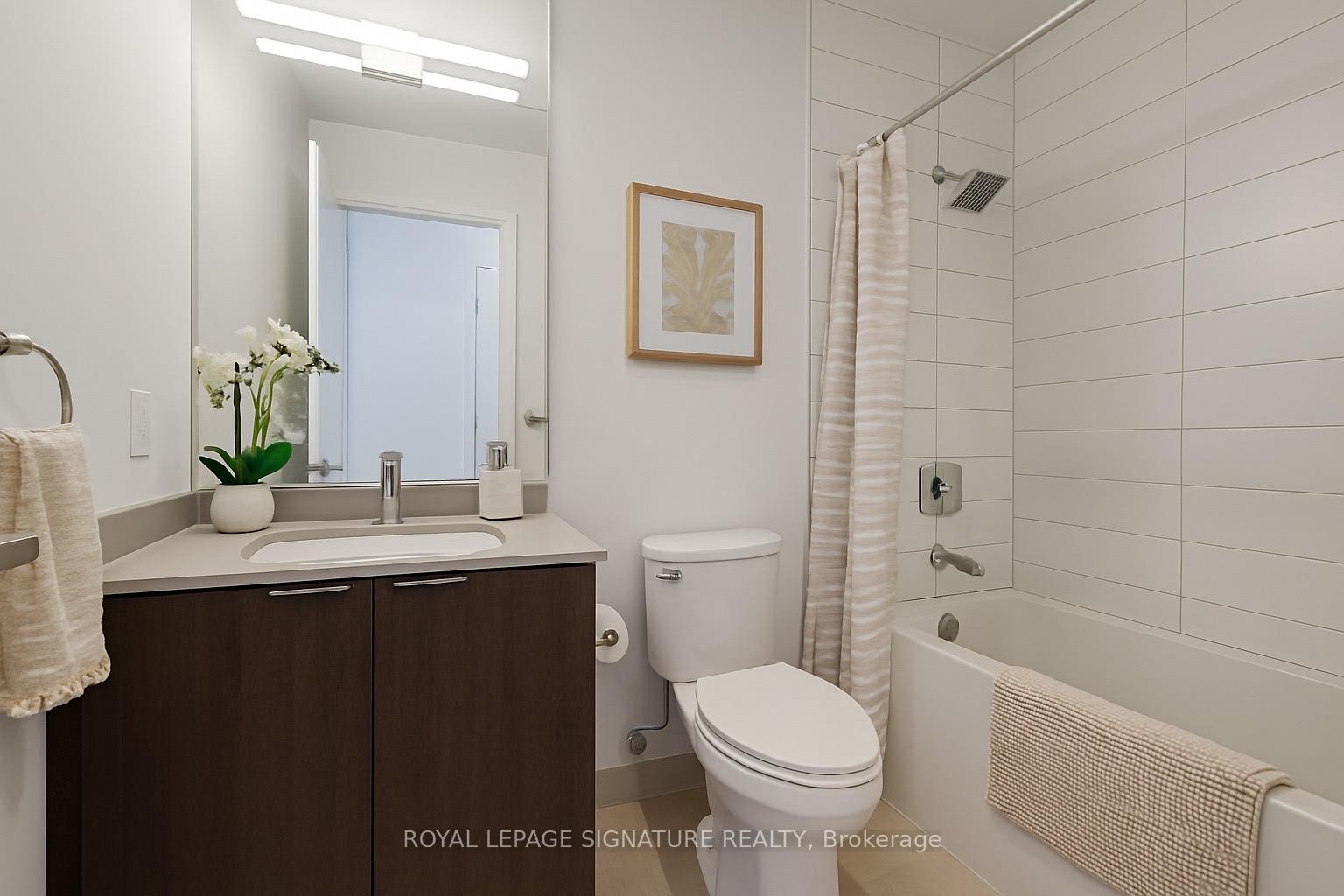 602-4208 Dundas Street W, Toronto, ON - Indoor Photo Showing Bathroom