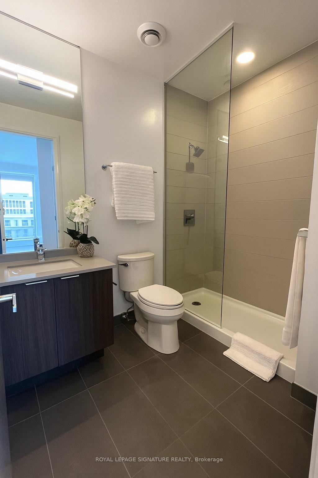 602-4208 Dundas Street W, Toronto, ON - Indoor Photo Showing Bathroom