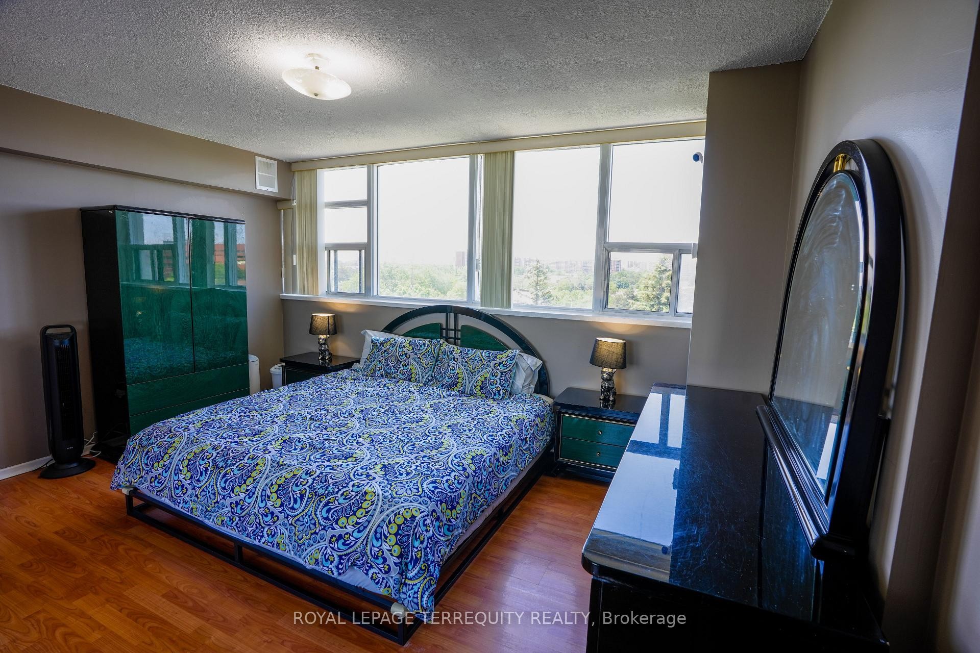 609-25 Silver Springs Boulevard, Toronto, ON - Indoor Photo Showing Bedroom