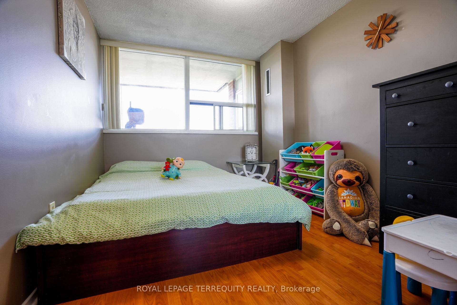 609-25 Silver Springs Boulevard, Toronto, ON - Indoor Photo Showing Bedroom