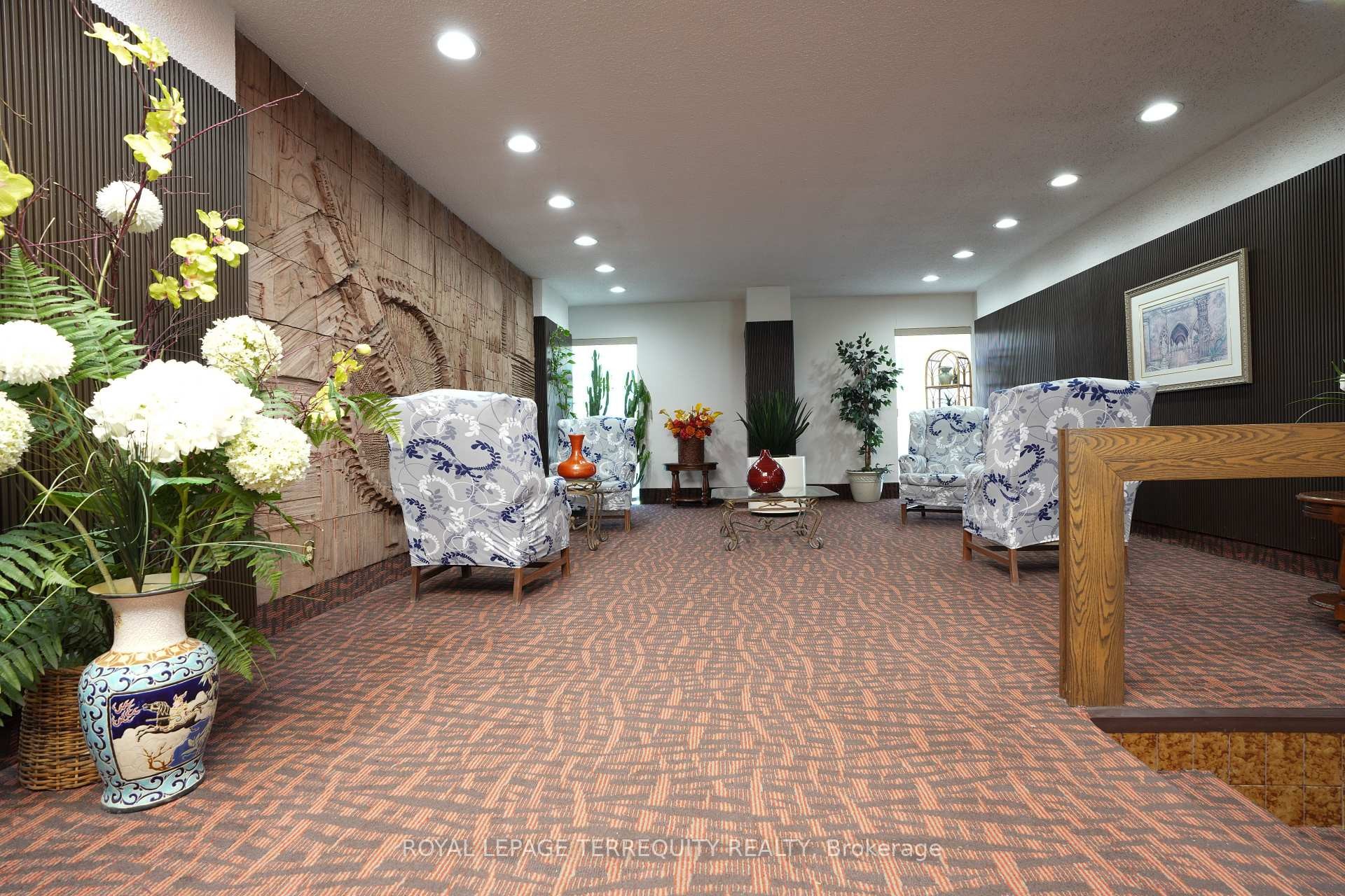 609-25 Silver Springs Boulevard, Toronto, ON - Indoor Photo Showing Other Room