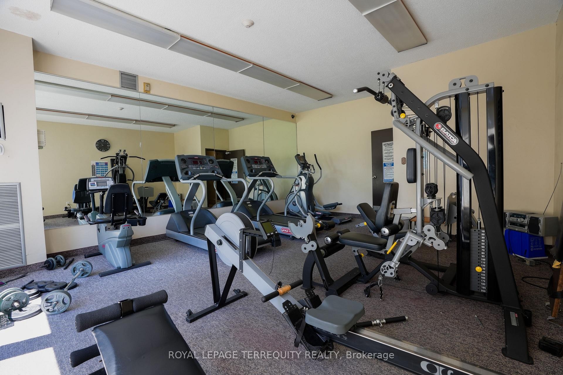 609-25 Silver Springs Boulevard, Toronto, ON - Indoor Photo Showing Gym Room