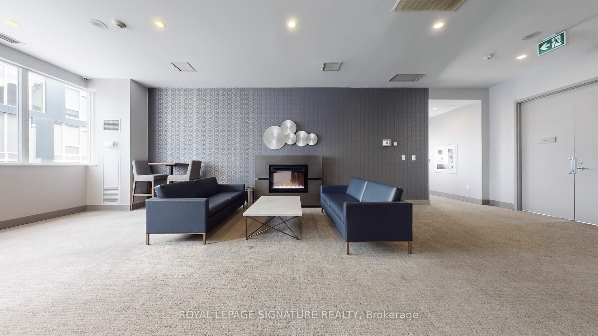 1030-250 Wellington Street W, Toronto, ON - Indoor