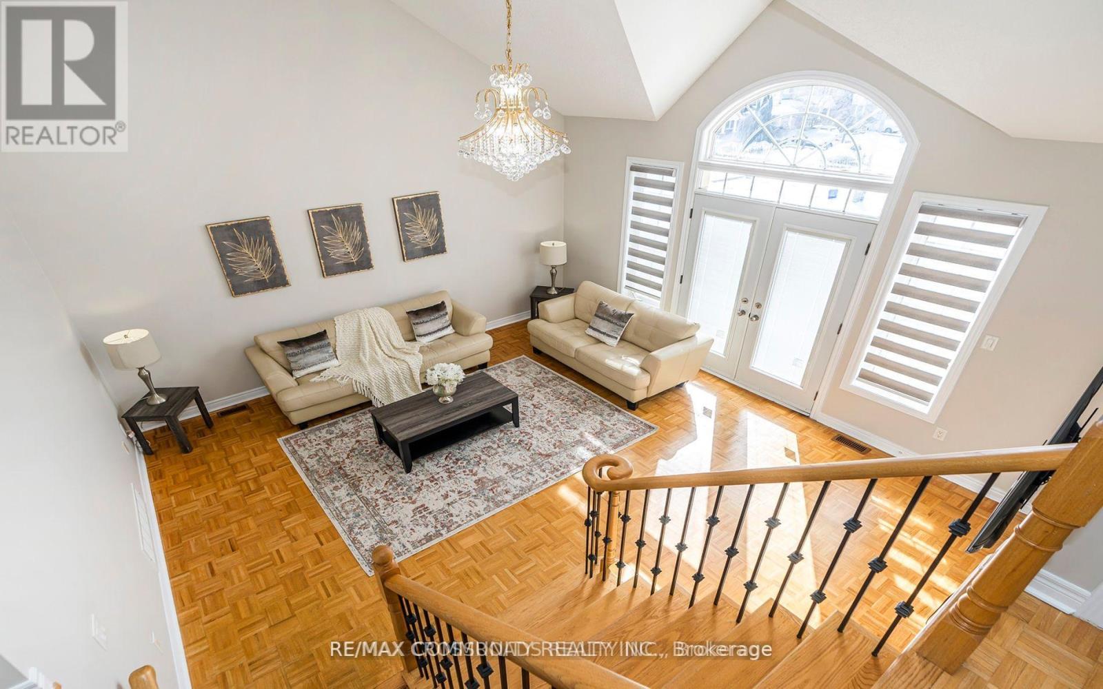 24 Cozens Drive, Richmond Hill, ON - Indoor