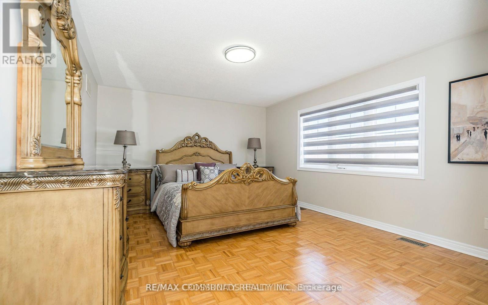 24 Cozens Drive, Richmond Hill, ON - Indoor Photo Showing Bedroom