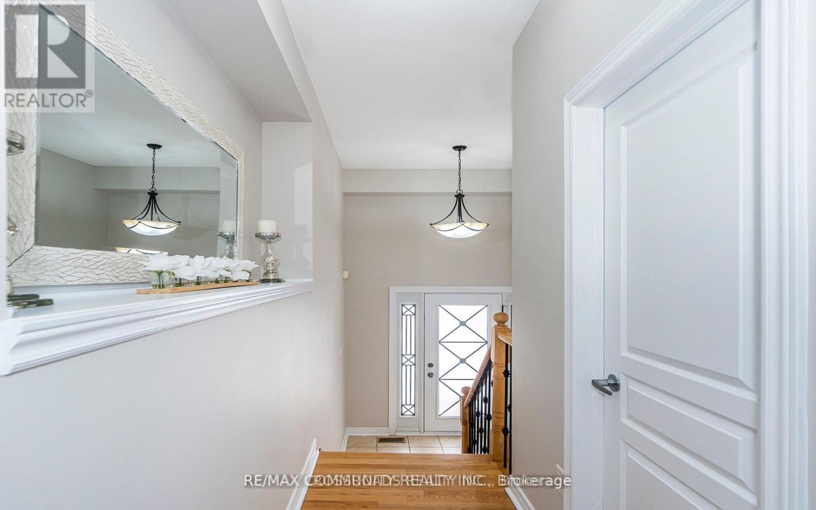 24 Cozens Drive, Richmond Hill, ON - Indoor Photo Showing Bathroom