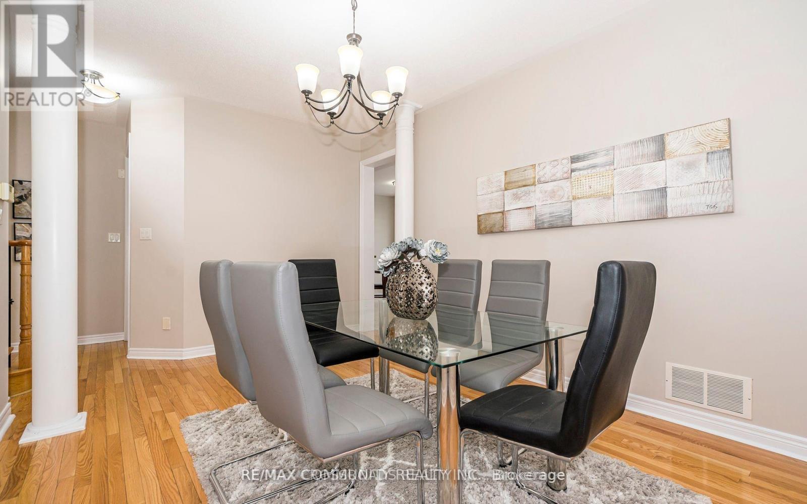 24 Cozens Drive, Richmond Hill, ON - Indoor Photo Showing Dining Room