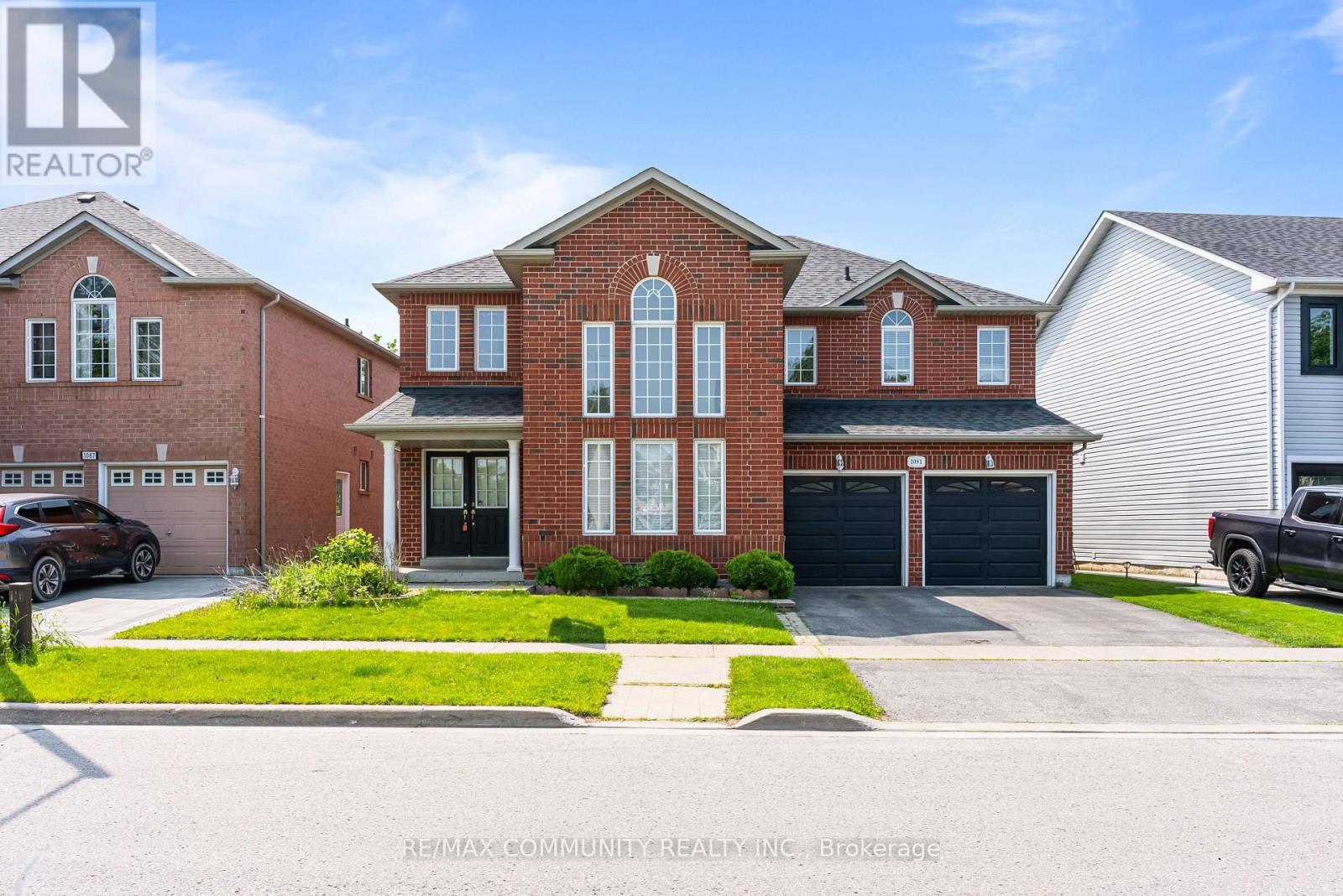 1081 Langford Street, Oshawa, ON - Outdoor With Facade