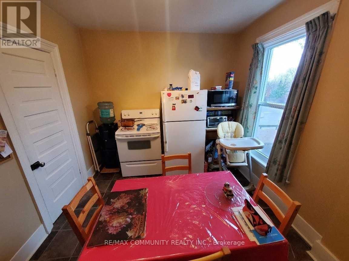 86 Victoria Street, Brantford, ON - Indoor