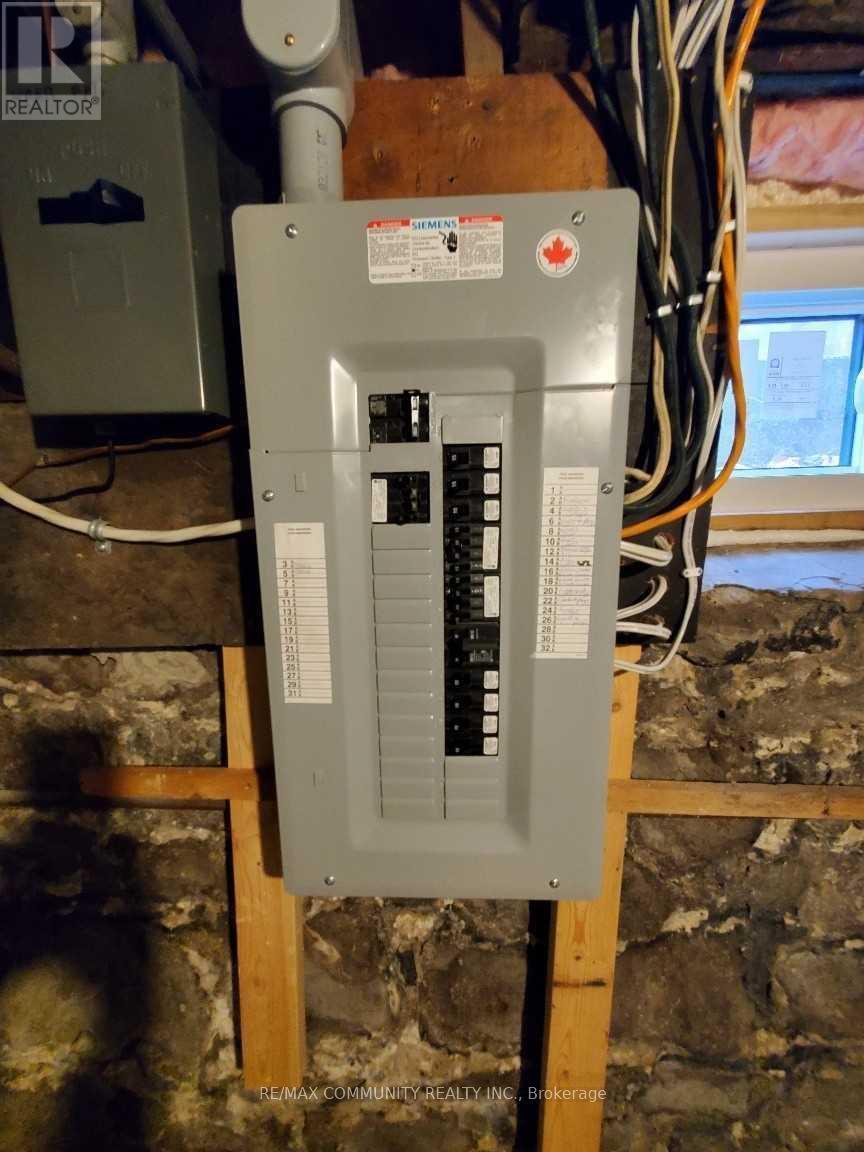 86 Victoria Street, Brantford, ON - Indoor Photo Showing Basement