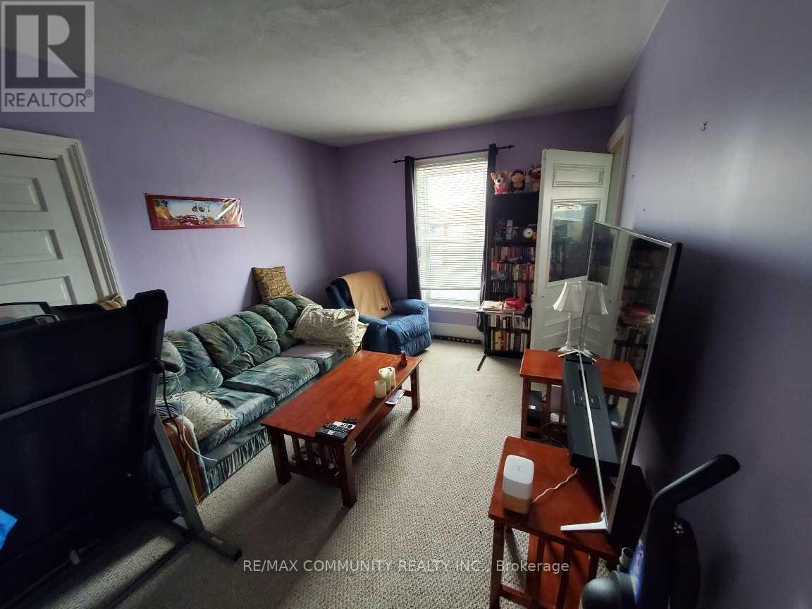 86 Victoria Street, Brantford, ON - Indoor