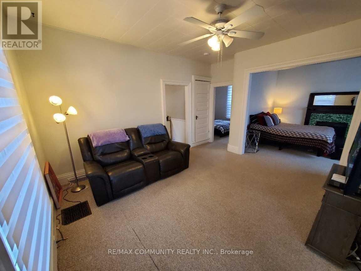 86 Victoria Street, Brantford, ON - Indoor