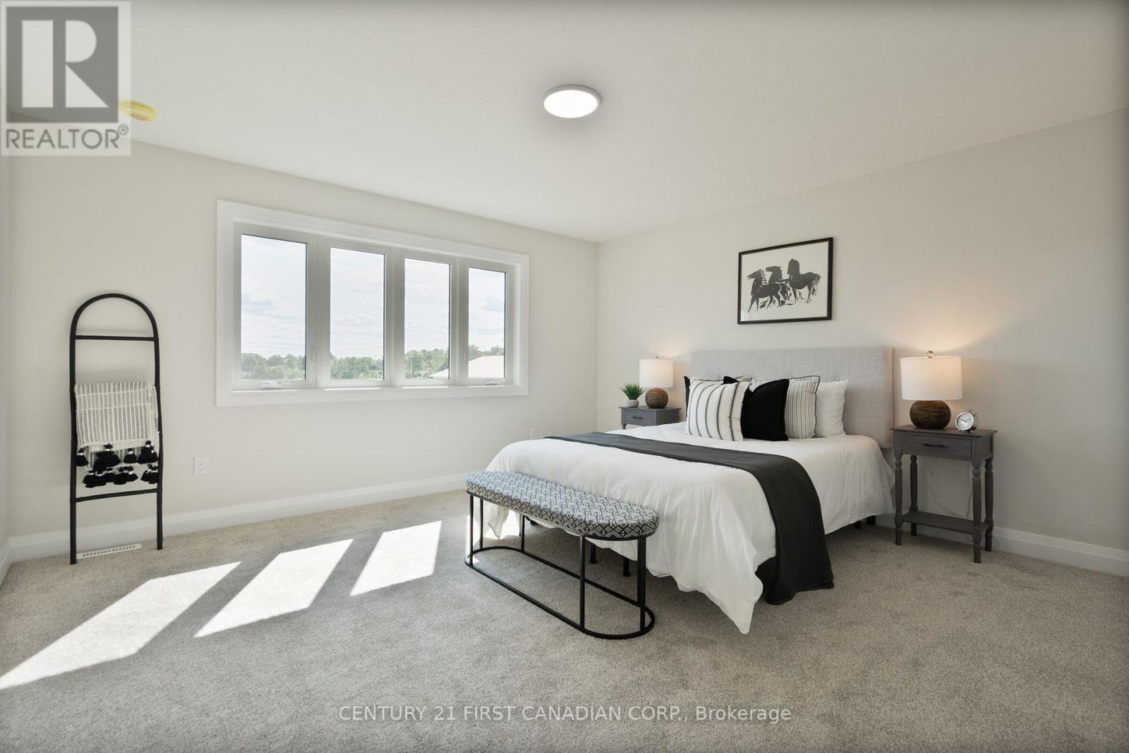 113 Atkinson Street, North Middlesex (Alisa Craig), ON - Indoor Photo Showing Bedroom