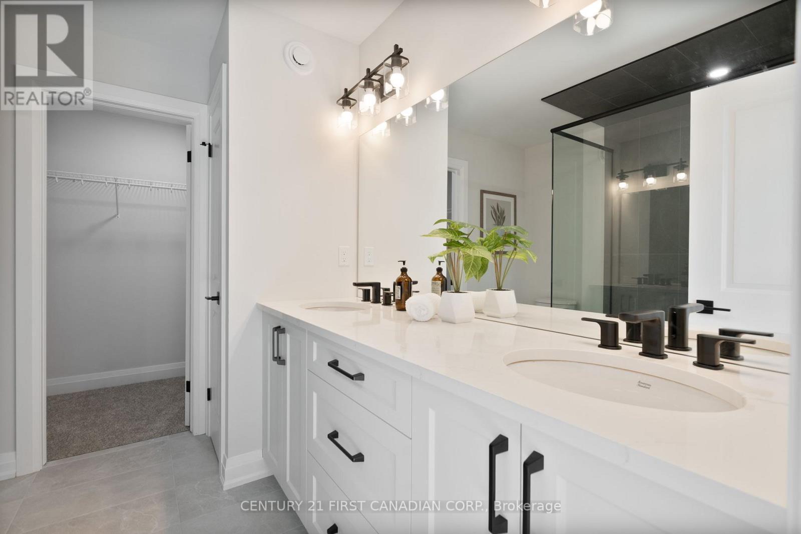 113 Atkinson Street, North Middlesex (Alisa Craig), ON - Indoor Photo Showing Bathroom