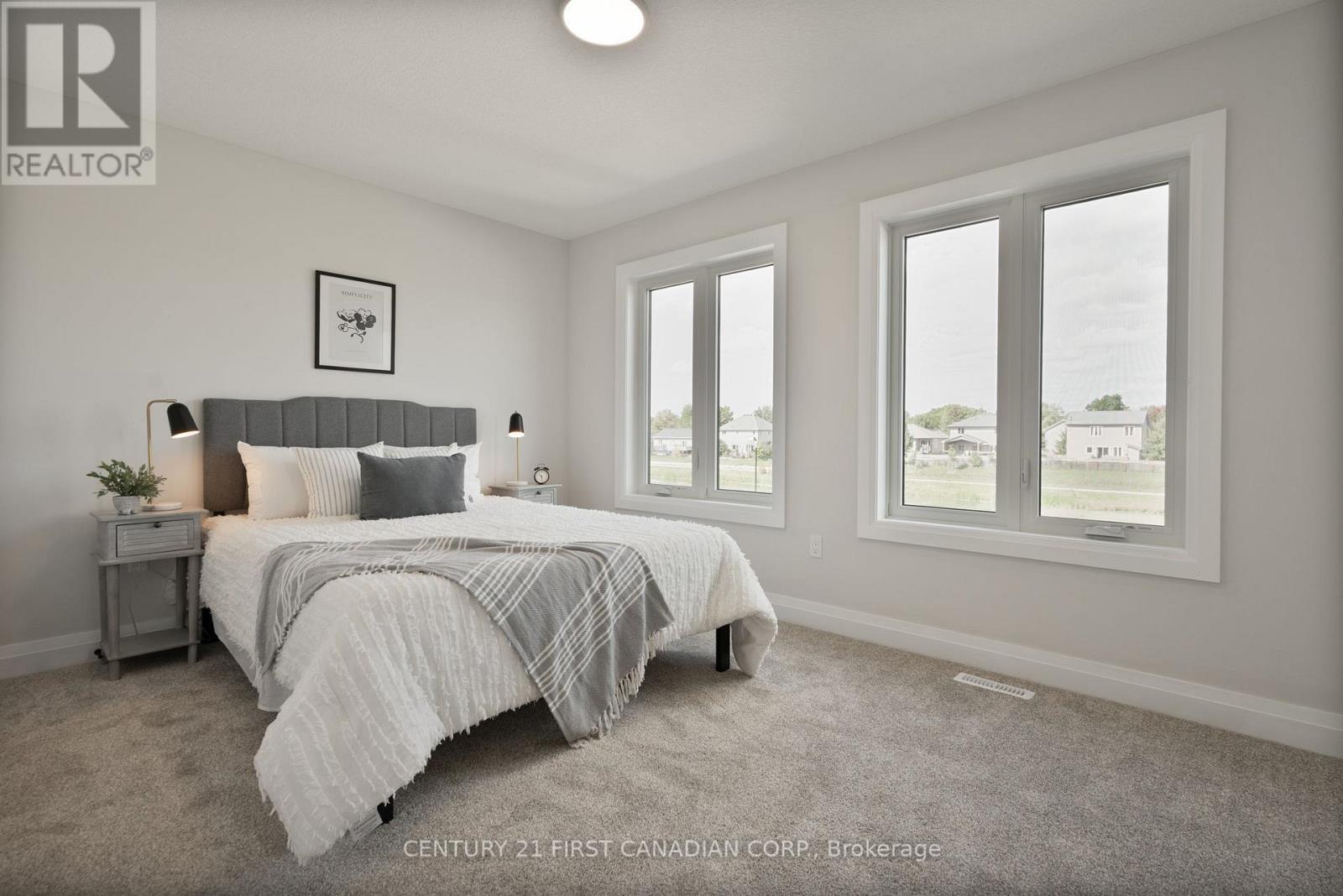 113 Atkinson Street, North Middlesex (Alisa Craig), ON - Indoor Photo Showing Bedroom