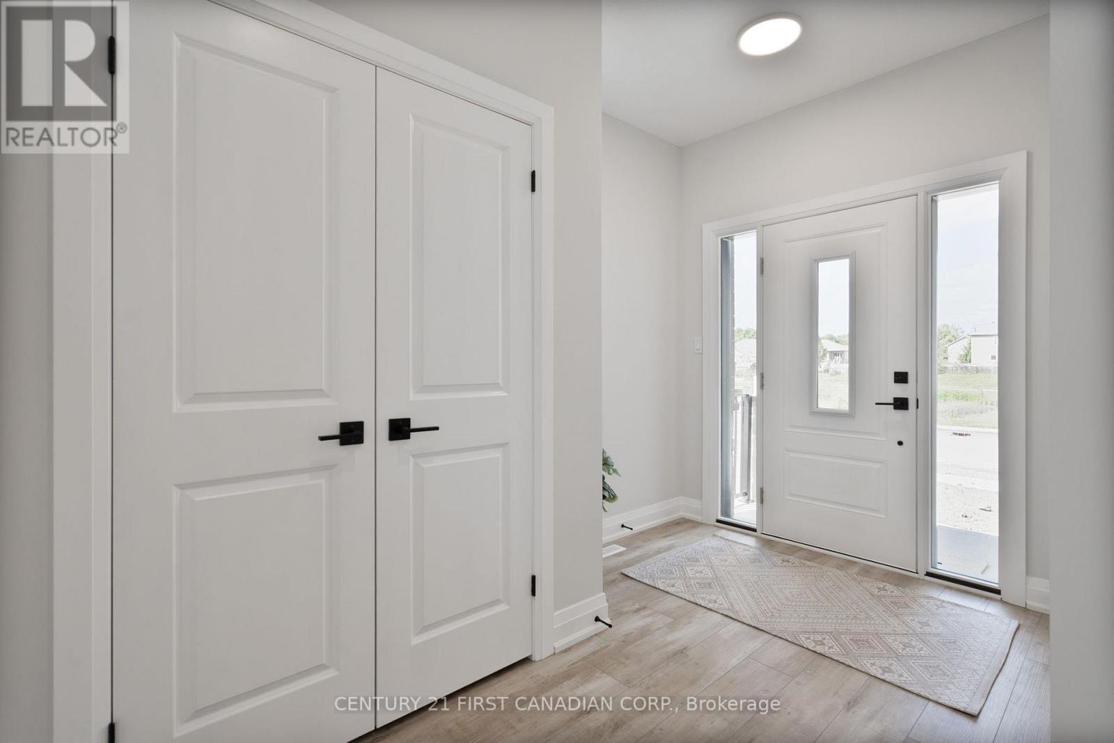 113 Atkinson Street, North Middlesex (Alisa Craig), ON - Indoor Photo Showing Other Room