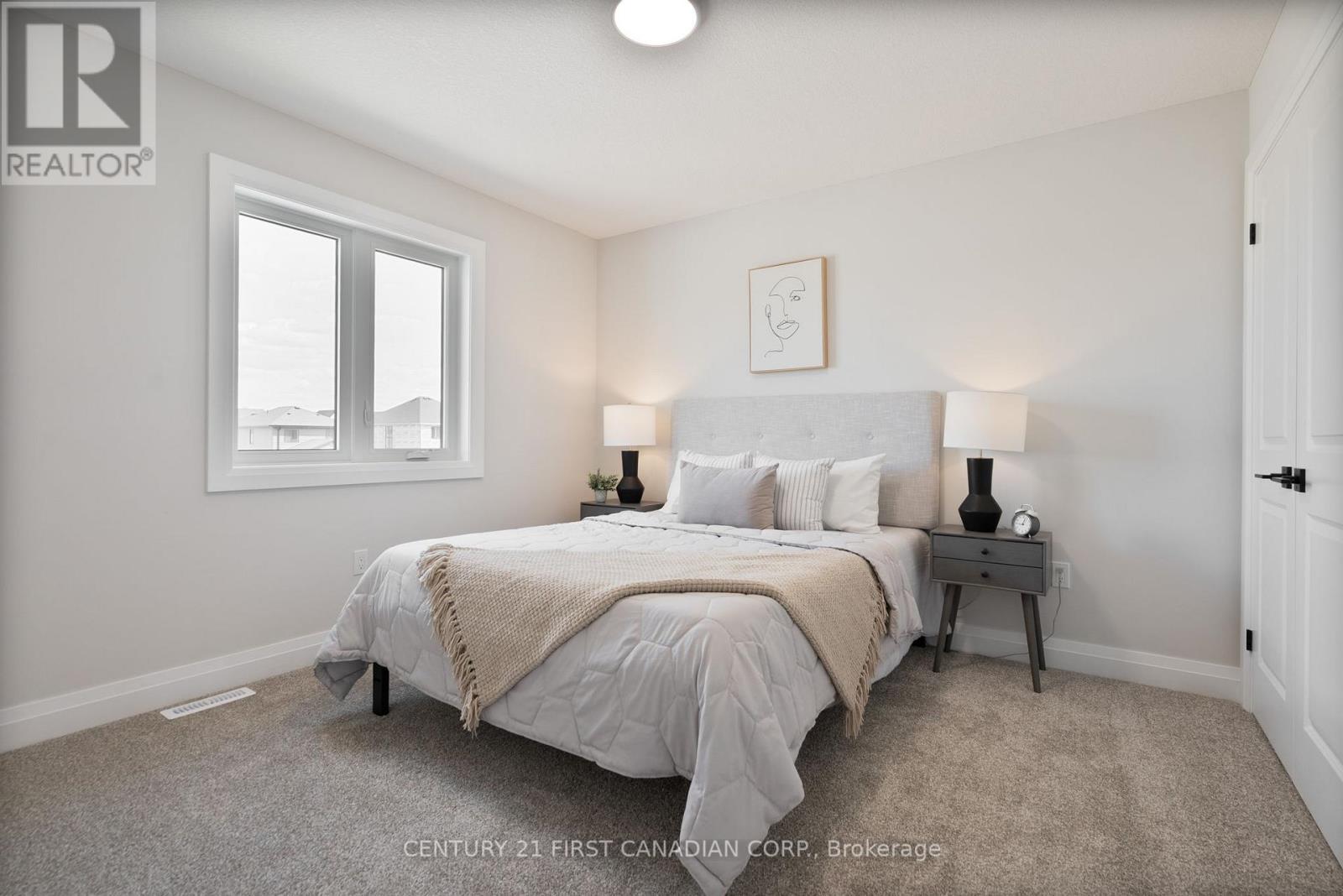 113 Atkinson Street, North Middlesex (Alisa Craig), ON - Indoor Photo Showing Bedroom
