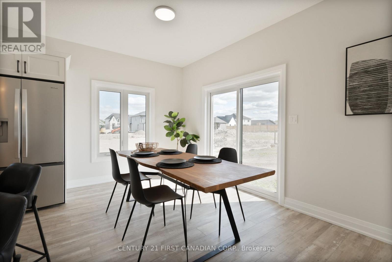 113 Atkinson Street, North Middlesex (Alisa Craig), ON - Indoor Photo Showing Dining Room