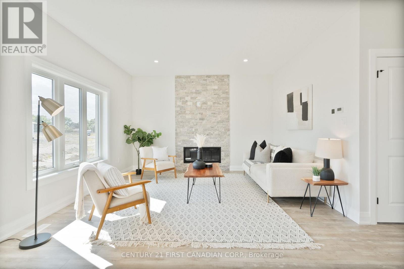 113 Atkinson Street, North Middlesex (Alisa Craig), ON - Indoor With Fireplace