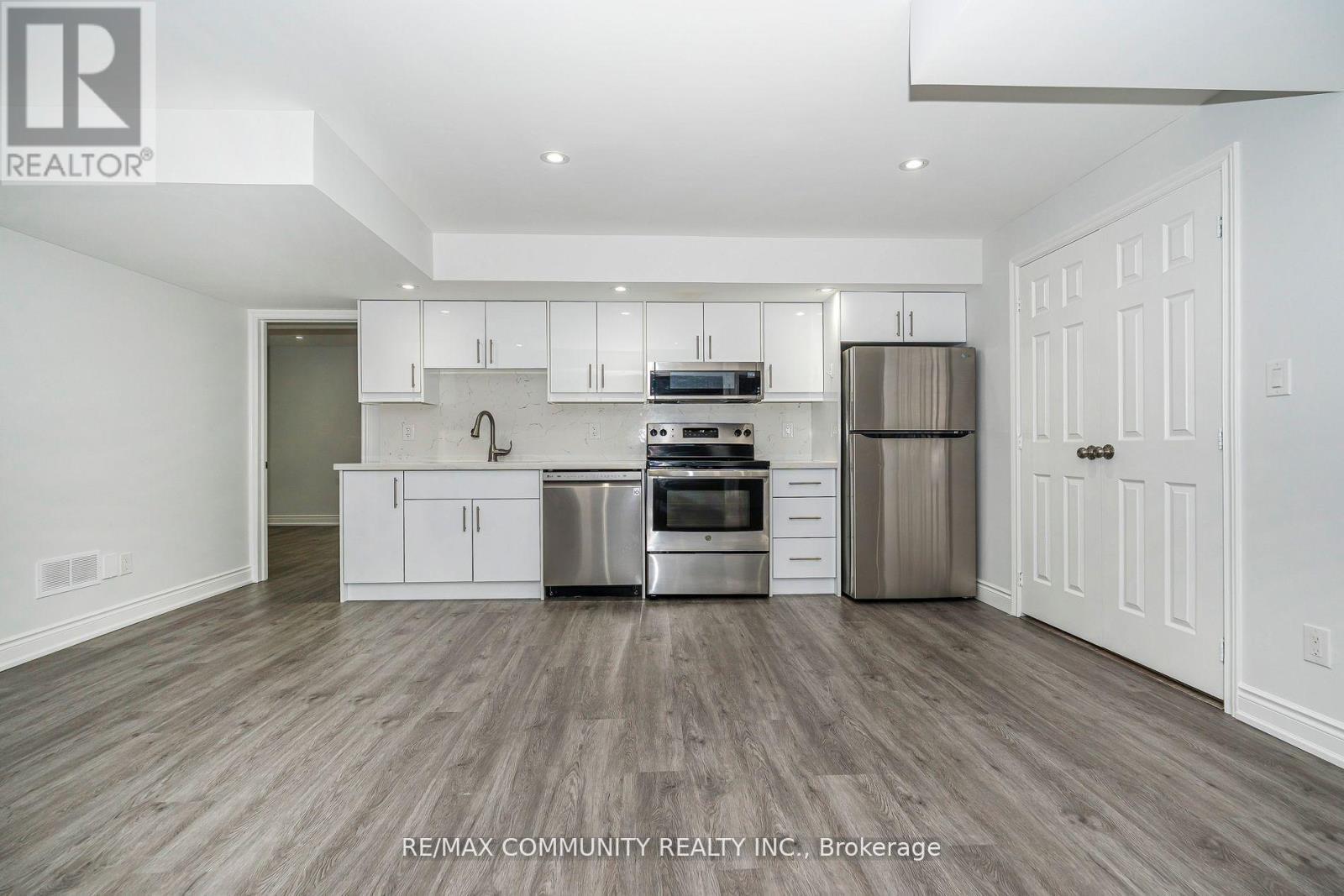 146 Wandering Glider Trail, Bradford West Gwillimbury, ON - Indoor Photo Showing Kitchen With Stainless Steel Kitchen