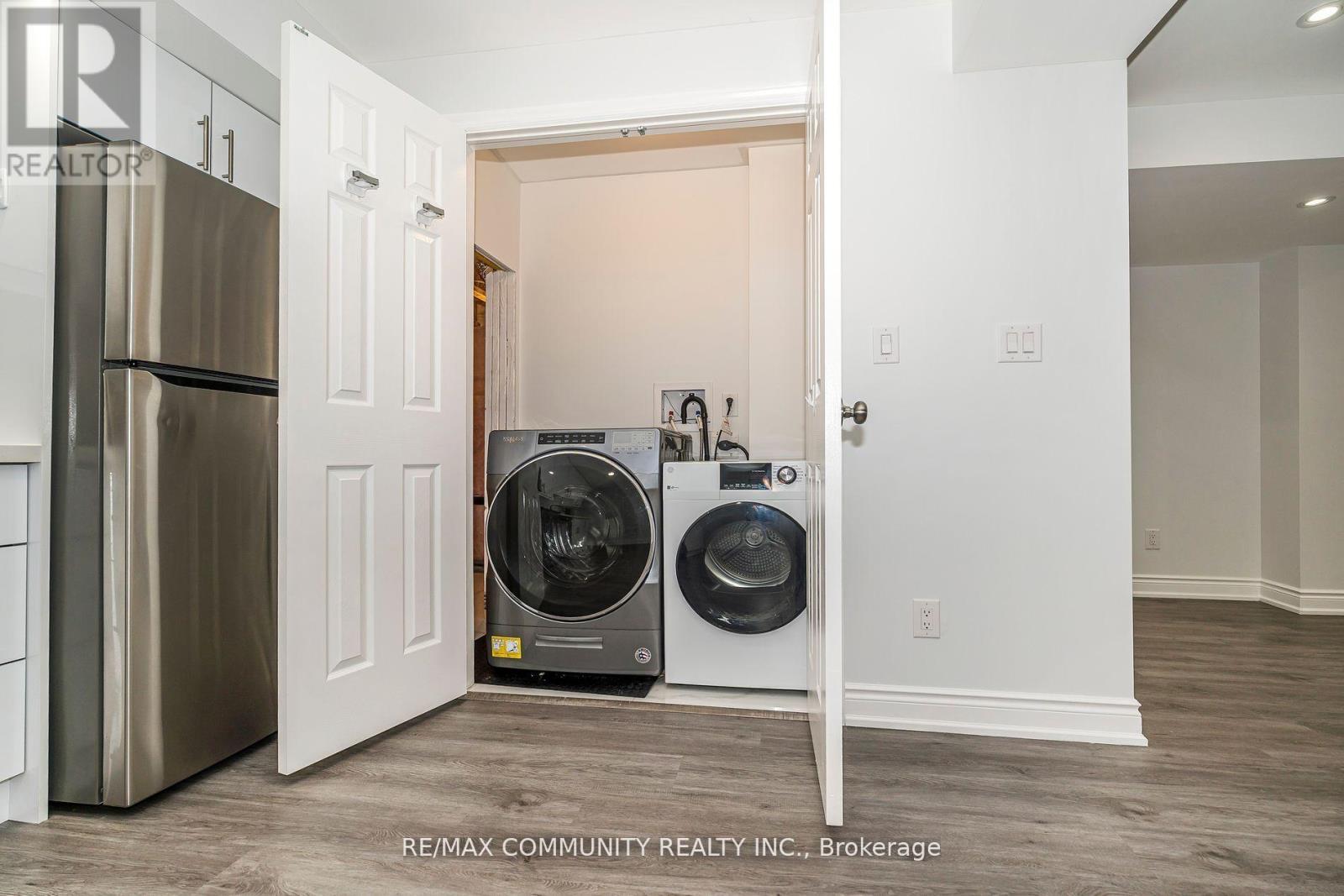 146 Wandering Glider Trail, Bradford West Gwillimbury, ON - Indoor Photo Showing Laundry Room
