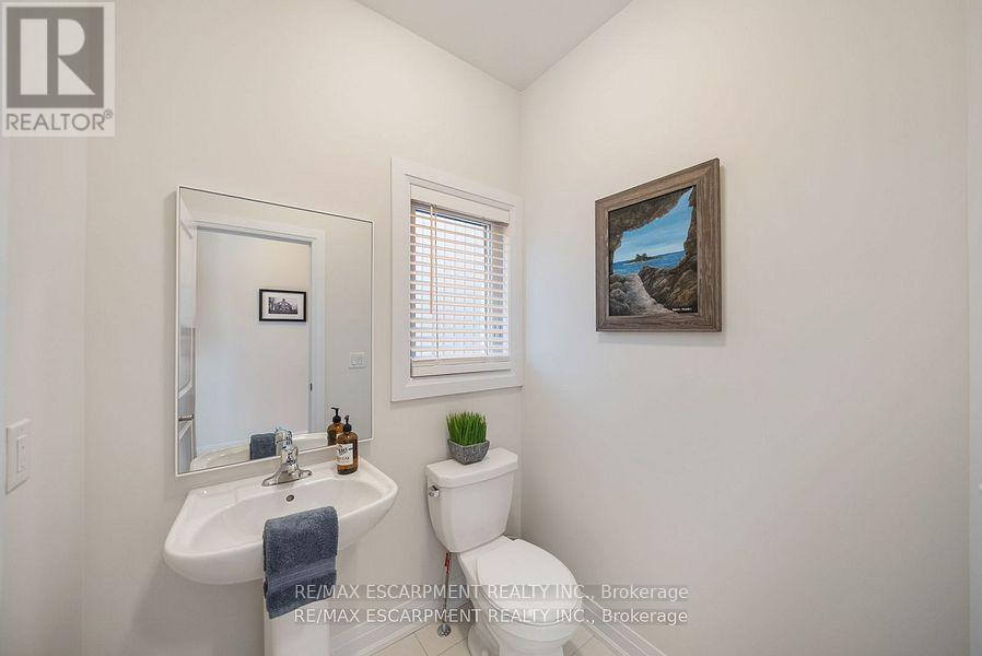 465 Adelaide Street, Wellington North, ON - Indoor Photo Showing Bathroom