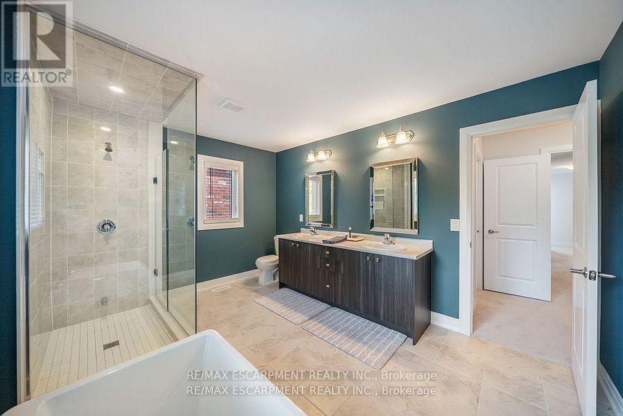 465 Adelaide Street, Wellington North, ON - Indoor Photo Showing Bathroom