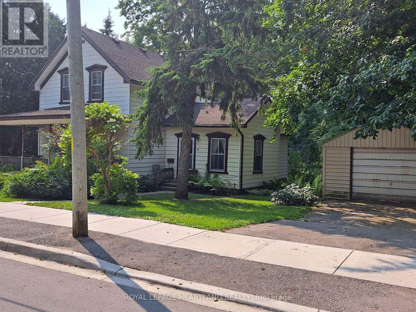 22 Whitehead Street, Central Huron (Clinton), ON - Outdoor