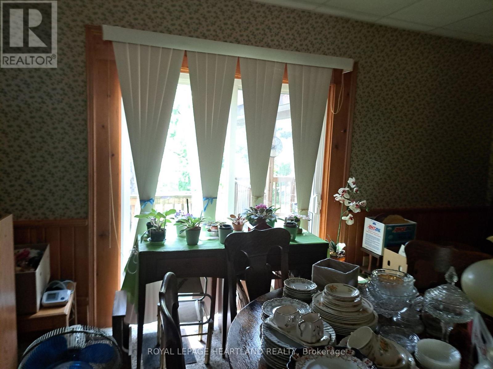 22 Whitehead Street, Central Huron (Clinton), ON - Indoor