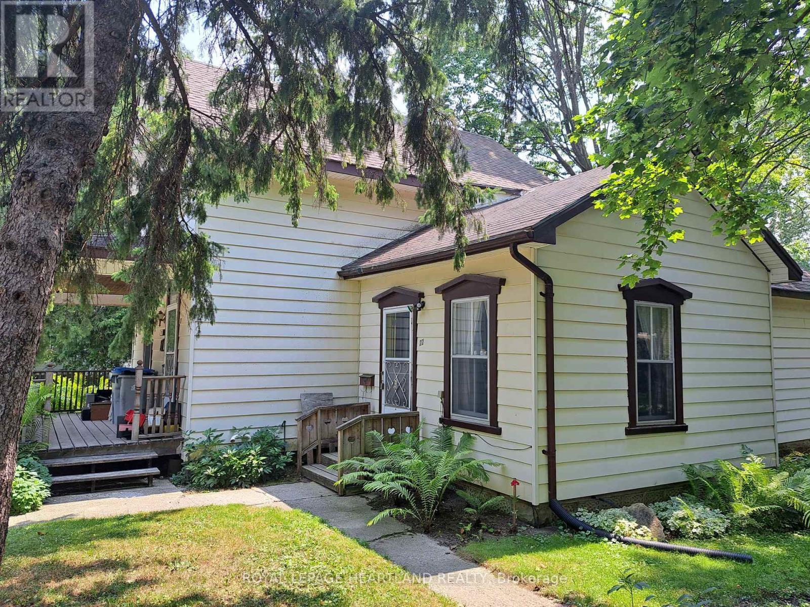 22 Whitehead Street, Central Huron (Clinton), ON - Outdoor With Exterior