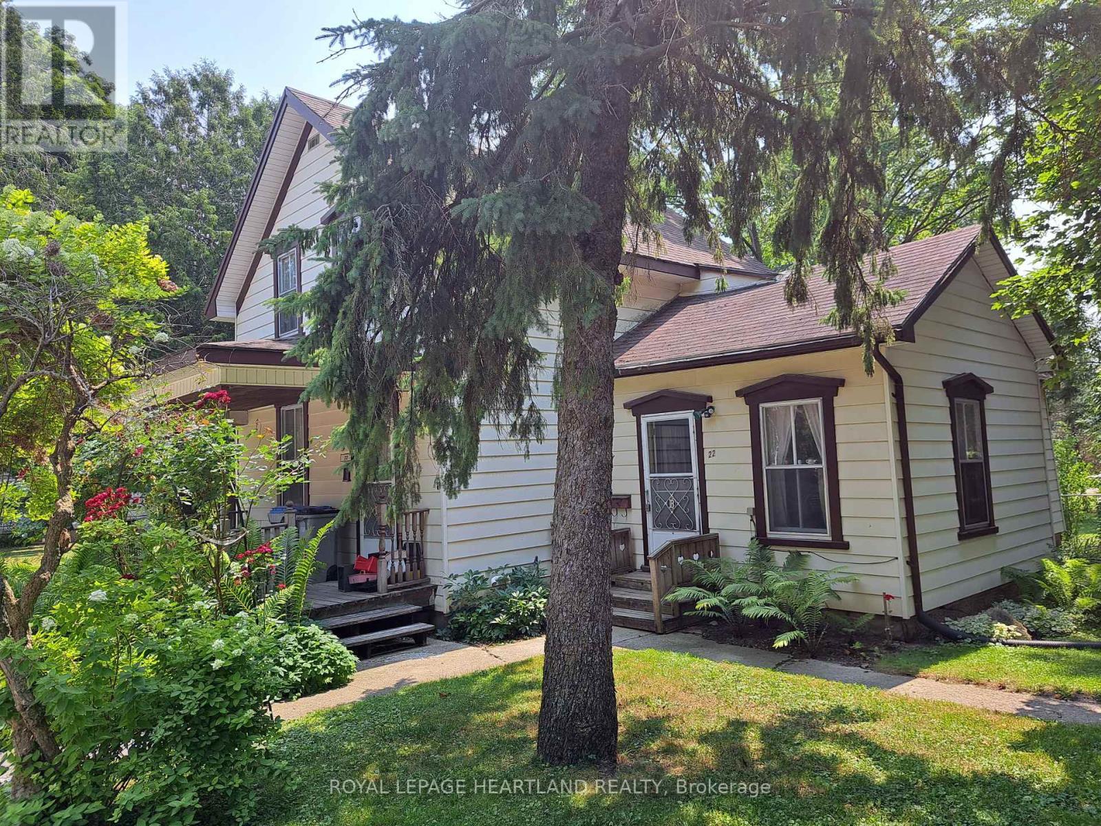 22 Whitehead Street, Central Huron (Clinton), ON - Outdoor