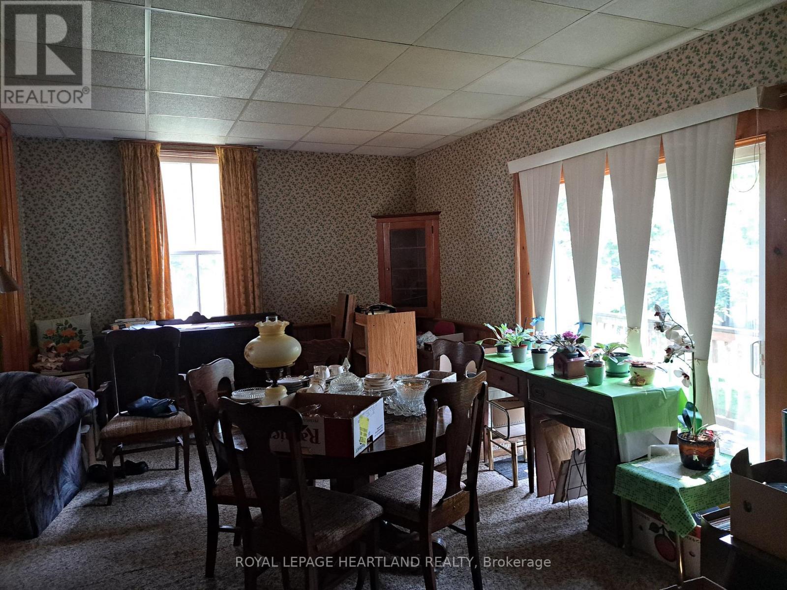 22 Whitehead Street, Central Huron (Clinton), ON - Indoor Photo Showing Dining Room