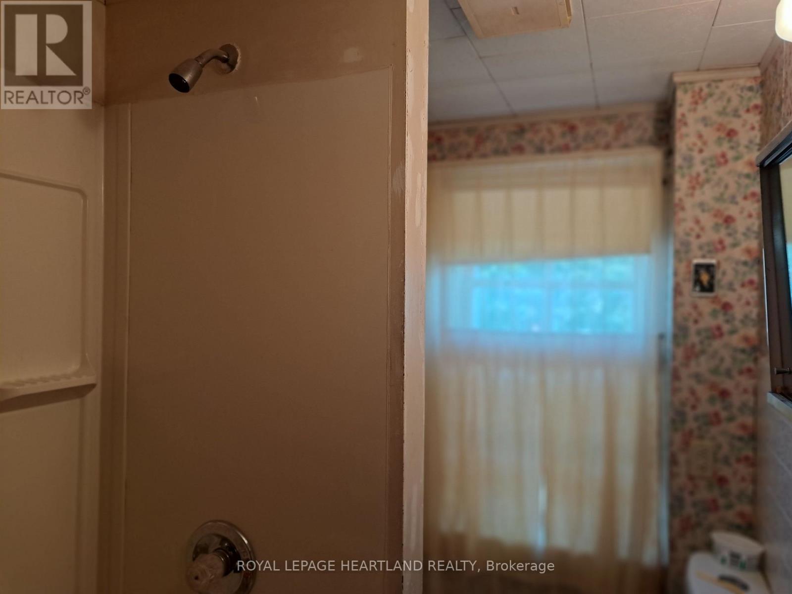 22 Whitehead Street, Central Huron (Clinton), ON - Indoor