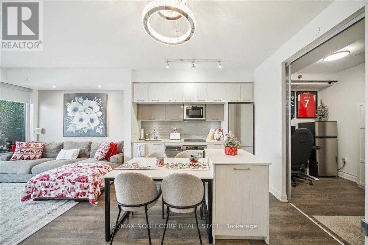 820 - 4800 Highway 7, Vaughan, ON - Indoor