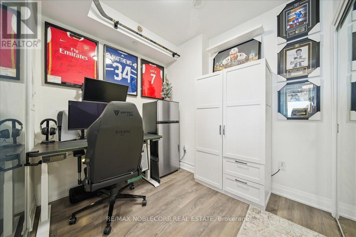 820 - 4800 Highway 7, Vaughan, ON - Indoor