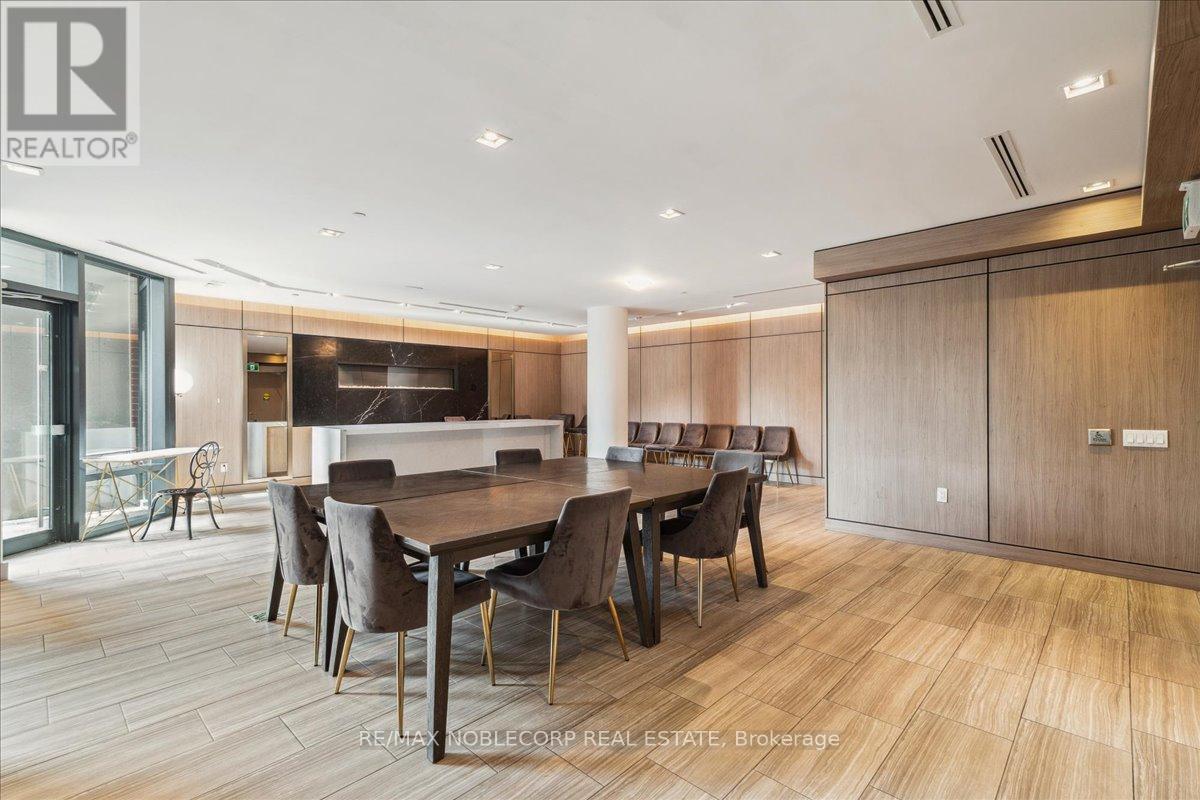 820 - 4800 Highway 7, Vaughan, ON - Indoor Photo Showing Dining Room