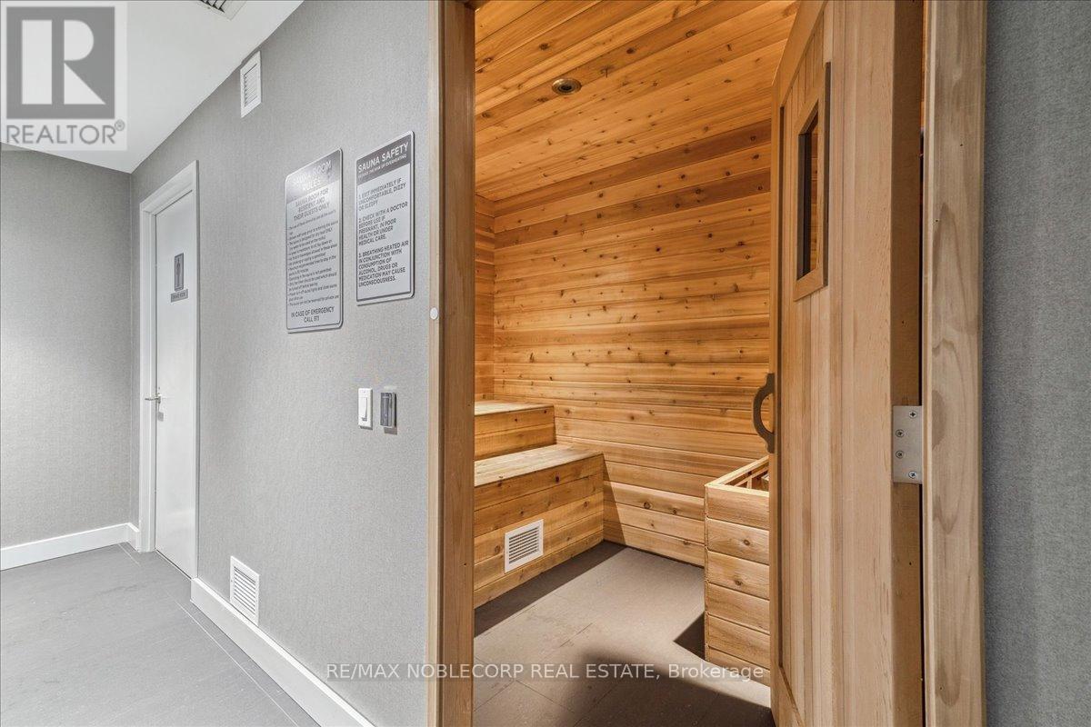 820 - 4800 Highway 7, Vaughan, ON - Indoor Photo Showing Other Room