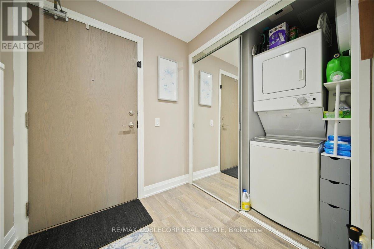 820 - 4800 Highway 7, Vaughan, ON - Indoor Photo Showing Laundry Room