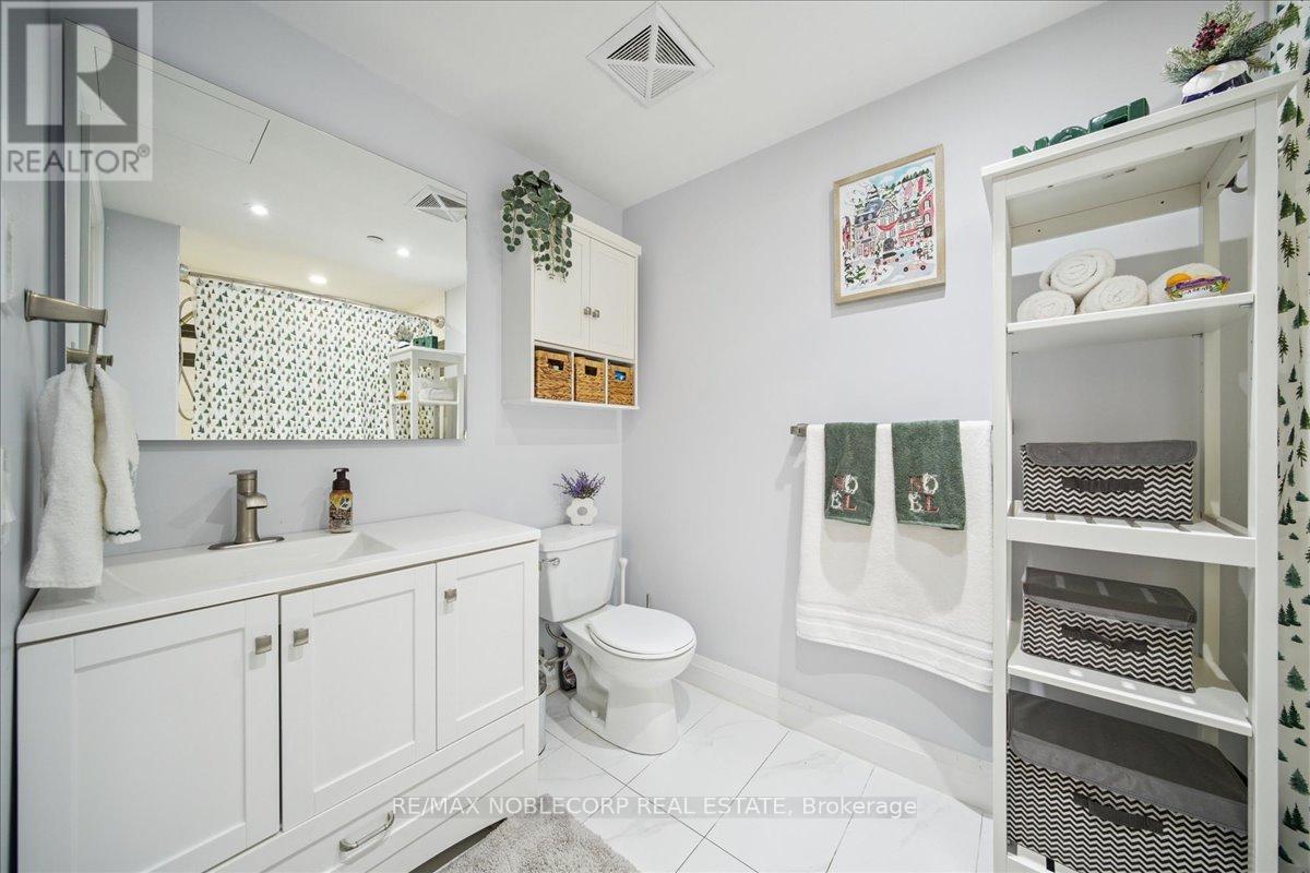 820 - 4800 Highway 7, Vaughan, ON - Indoor Photo Showing Bathroom