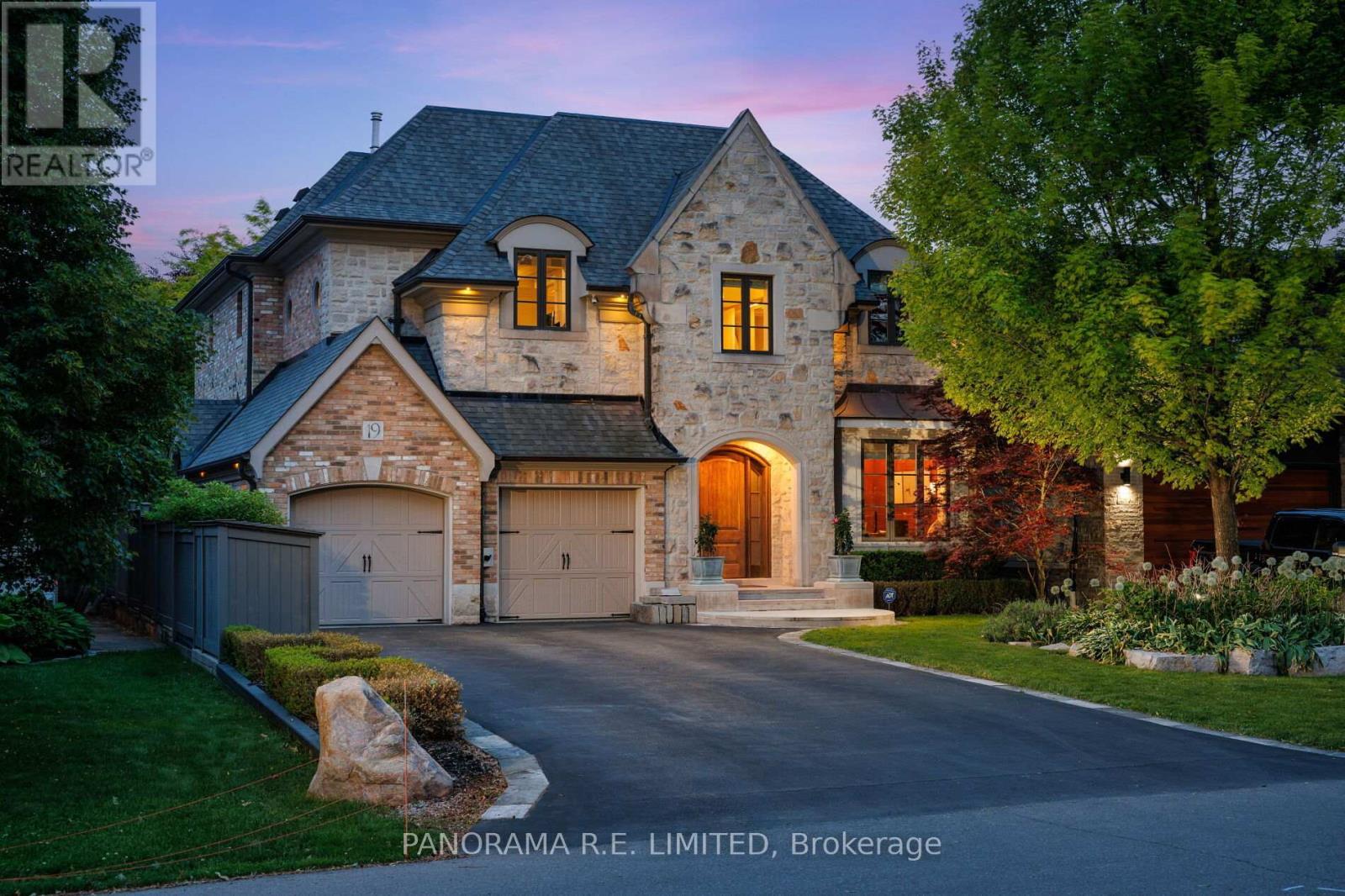 19 Graystone Gardens, Toronto, ON - Outdoor With Facade