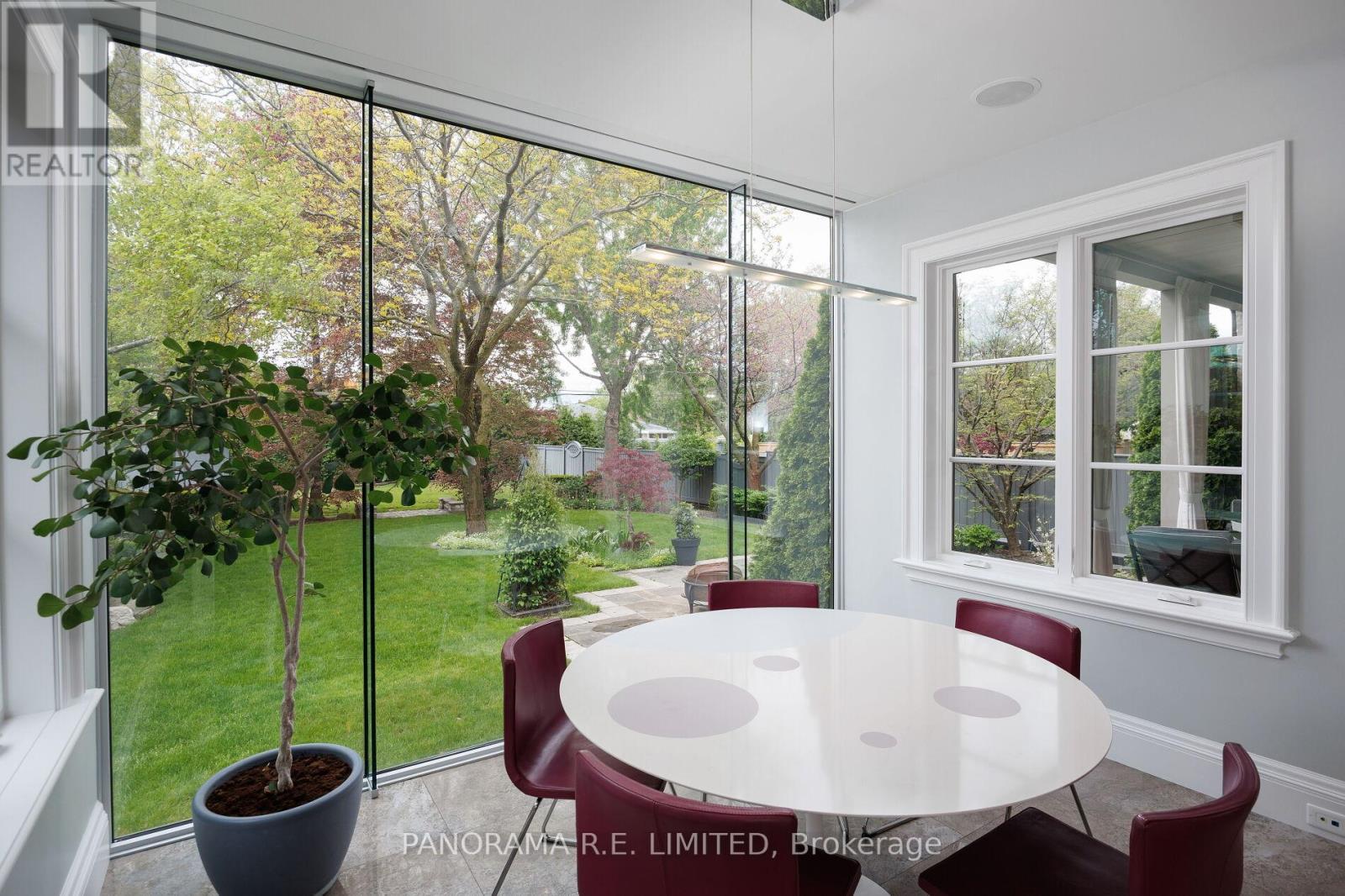 19 Graystone Gardens, Toronto, ON - Indoor Photo Showing Dining Room