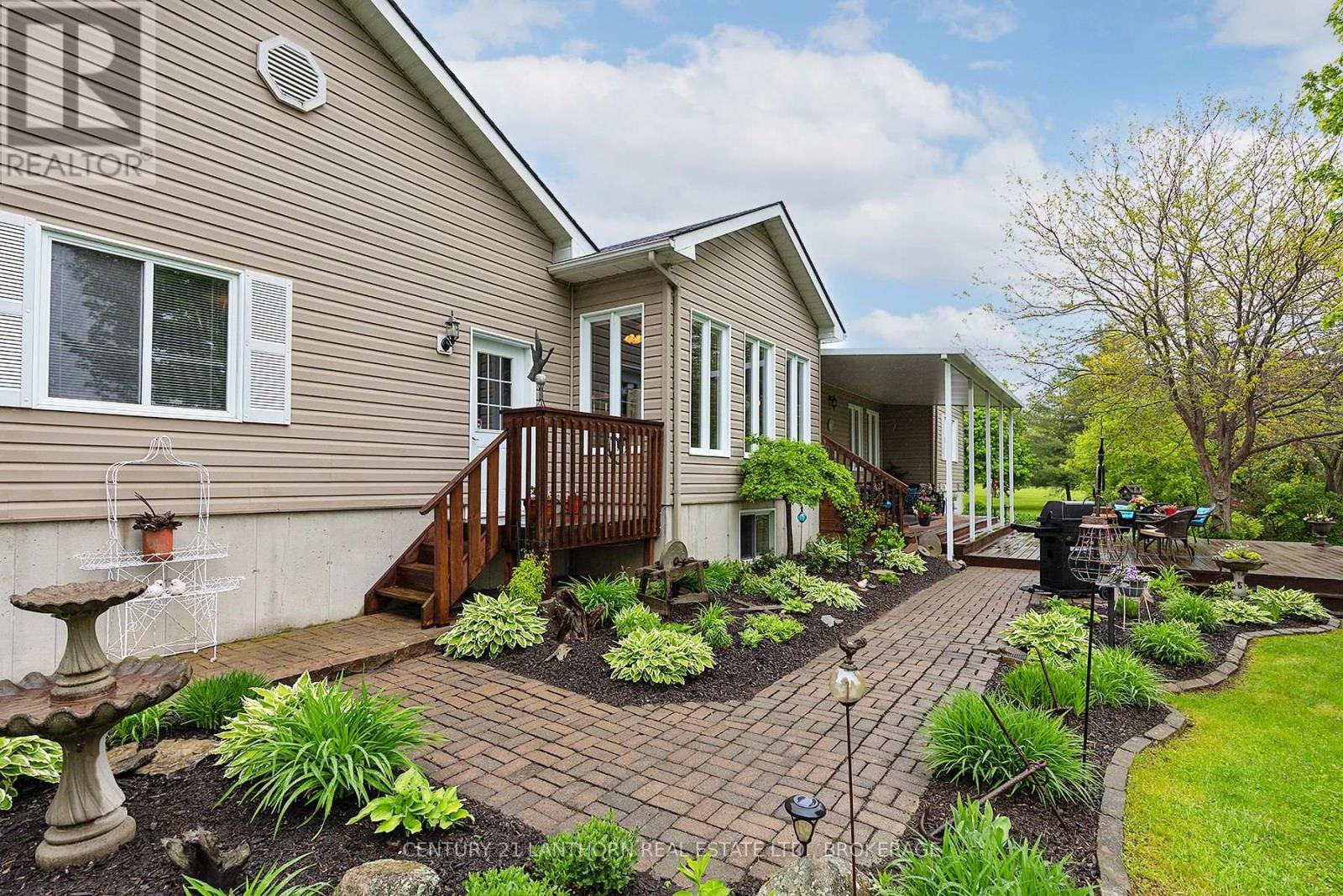 9430 County 2 Road W, Greater Napanee (Greater Napanee), ON - Outdoor